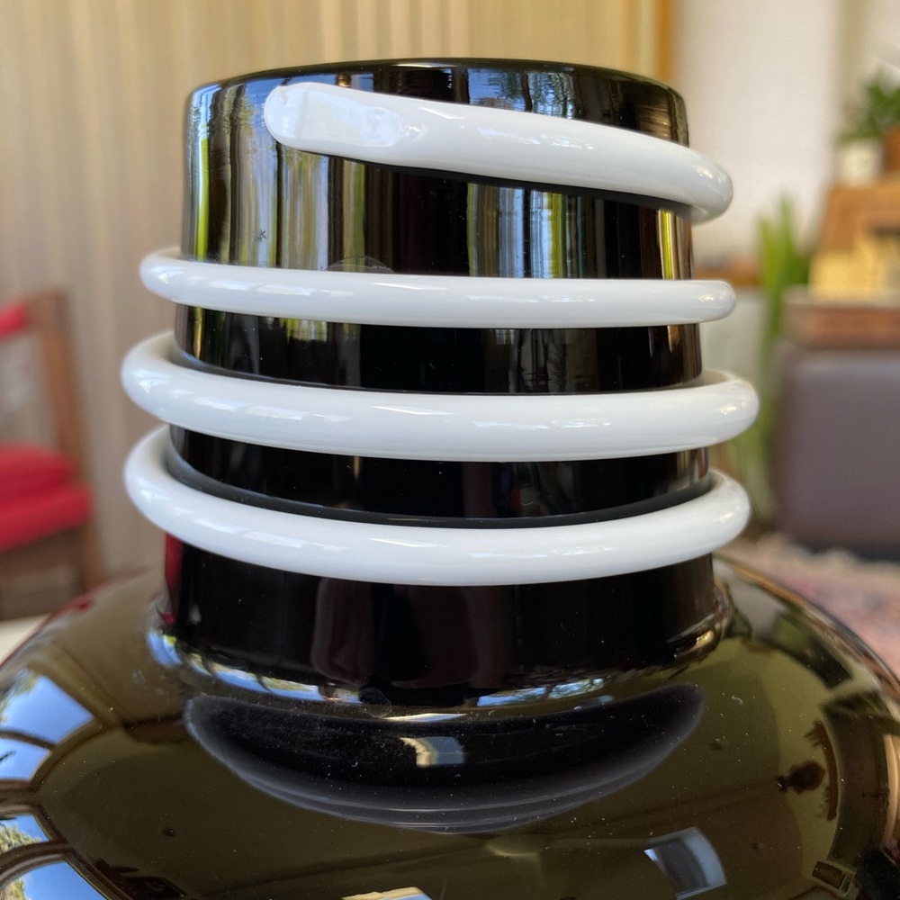 Post-Modern Tarnowiec ruby black art glass vase - Picture 5 of 9